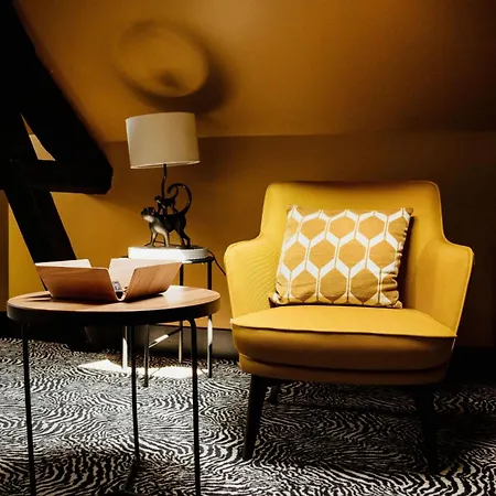 La 10 Hotel 3*