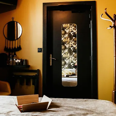 La 10 Hotel 3*