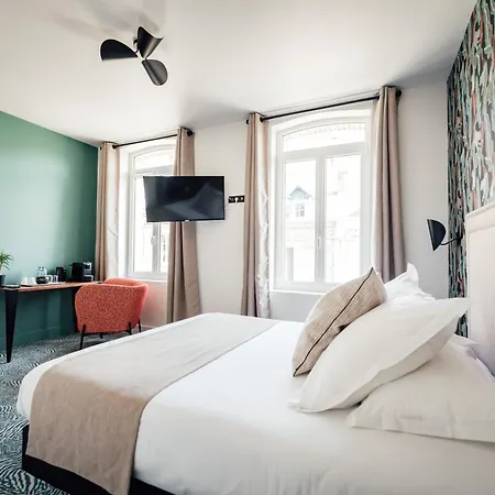 La 10 Hotel 3*