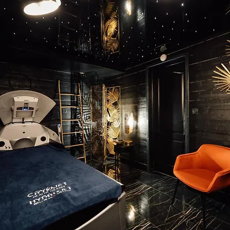 La 10 Hotel 3*