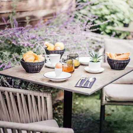 Ξενοδοχείο La 10 Ετρετά