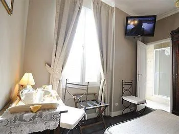 La 10 Hotel