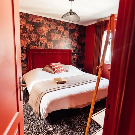La 10 Hotel