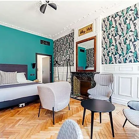 La 10 Hotel 3*