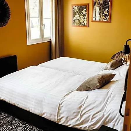 La 10 Hotel 3*