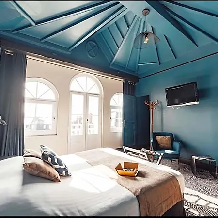 La 10 Hotel 3*