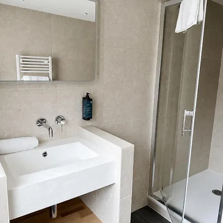 La 10 Hotel