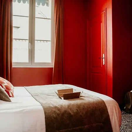 La 10 3* Ετρετά