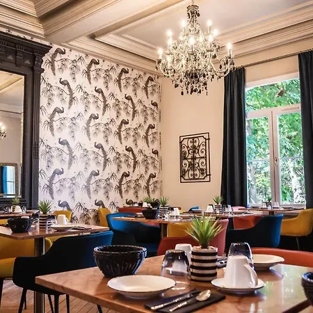 La 10 Hotel 3*