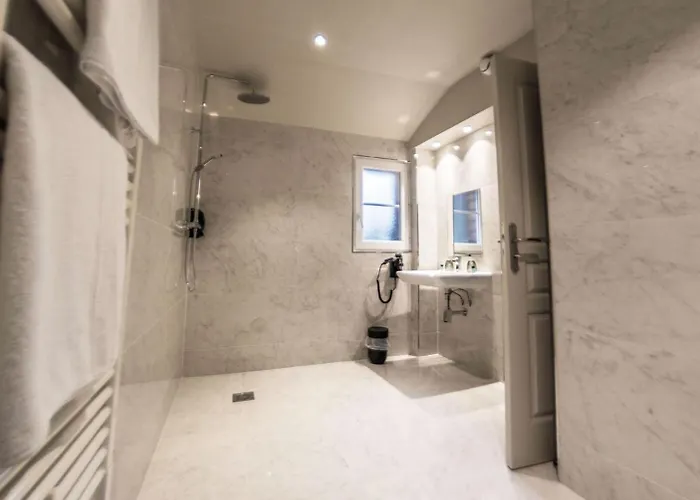 La 10 3* 埃特勒塔